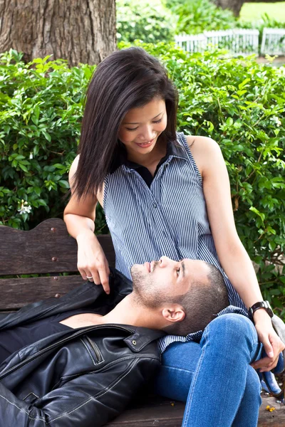 African man and asian woman lover — Stock Photo, Image