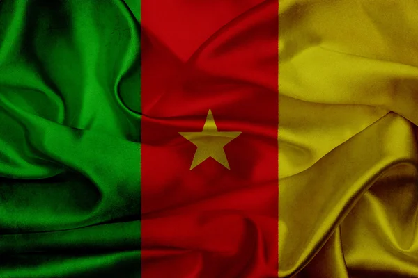Kamerun grunge dalgalanan bayrak — Stok fotoğraf