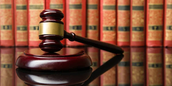 Concepto Ley Legal Justicia Libro Leyes Abierto Con Mazo Jueces — Foto de Stock