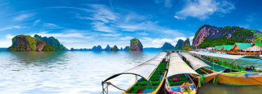 Manzaralı Phuket manzarası. Deniz manzarası ve paradiasal cennet plajı. Tayland denizi ve adası. Maceralar ve egzotik seyahat kavramı..