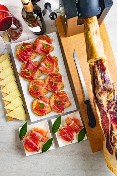 Spanska Tapas Och Aptitretare Tapas Och Aptitretare Iberisk Skinka Med — Stockfoto