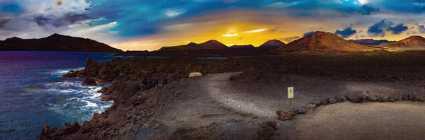 Vulkaniska Landskap Vid Nationalparken Timanfaya Lanzarote Island Kanarieöarna Spanien Landskap — Stockfoto