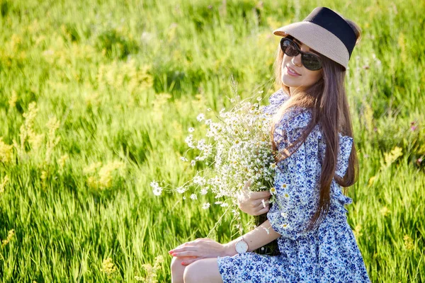 Beautiful Young Girl Hat Glasses Nature — Stock Photo, Image