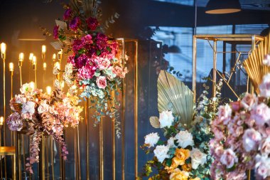 cozy atmosphere of the restaurant, retro light bulbs