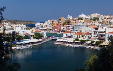 Girit'te aghios nikolaos şehir panoraması