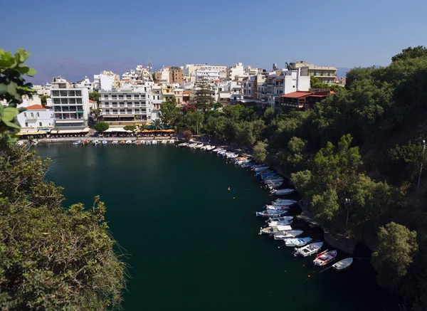 Panorama der stadt aghios nikolaos in beton — Stockfoto