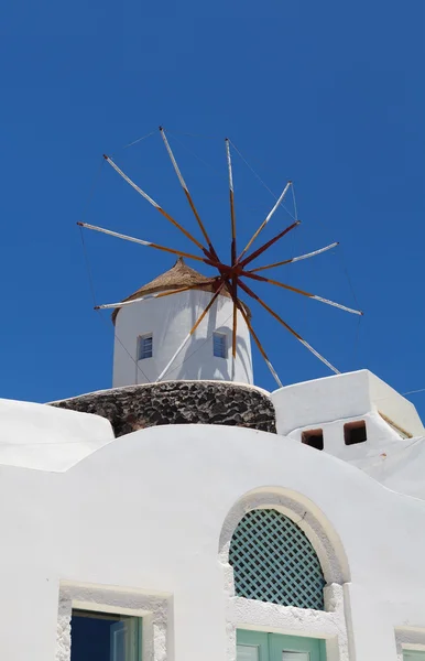 Väderkvarn på Santoriniön — Stockfoto