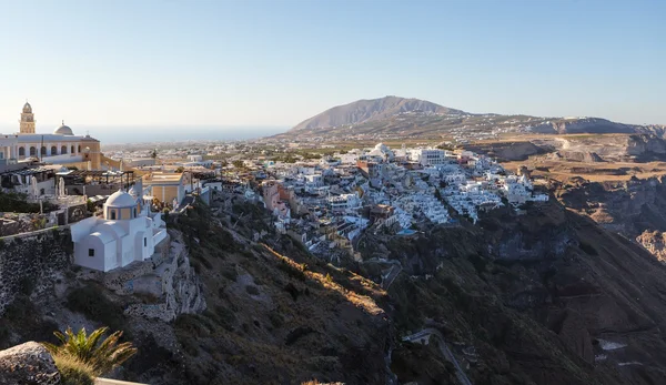 Santorinis einzigartige Aussicht bei Sonnenaufgang. Griechenland. — Stockfoto