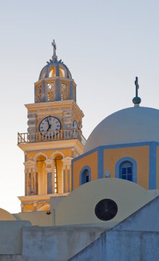 Chuch fira içinde. Santorini. Yunanistan.