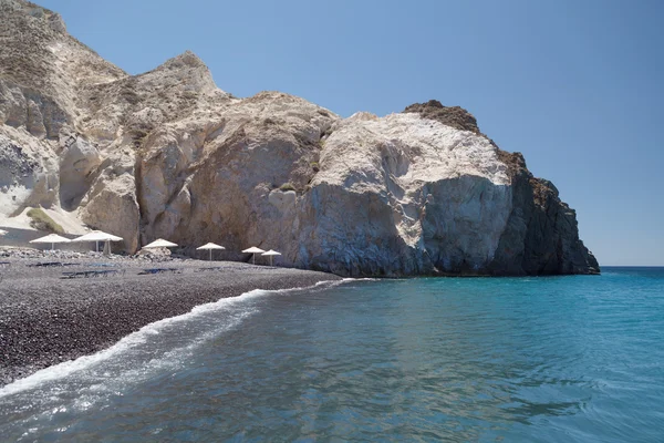 Schwarzer Strand in Akrotiri. Santorini. Griechenland. — Stockfoto