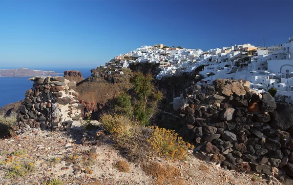 Santorinis einzigartige Aussicht bei Sonnenaufgang. Griechenland. — Stockfoto