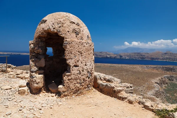Sten kryphål befästningen gramvousa över havet — Stockfoto