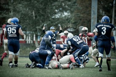 bir top için mücadele