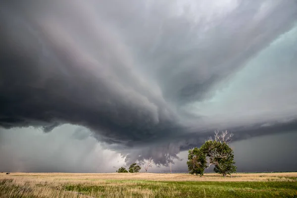 Dangerous Supercell Thunderstorm Great Plains Gathers Wall Cloud Its Base — Stock Photo, Image