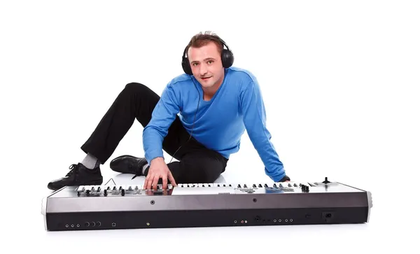 Man med synthesizer — Stockfoto