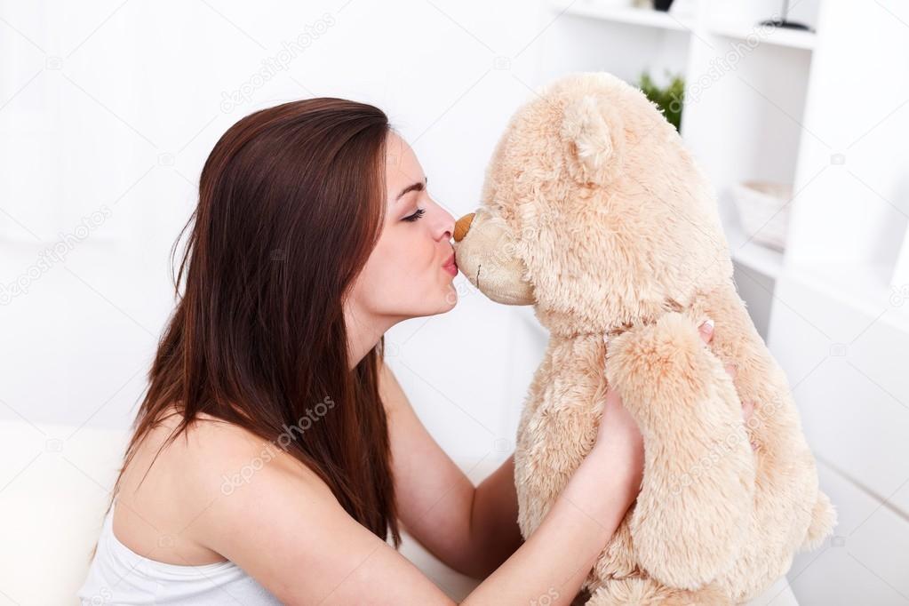 Kissing teddy cheap bear