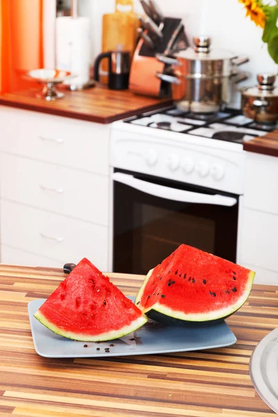 Sandía en la cocina — Foto de Stock