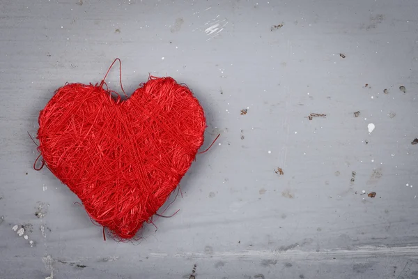 Red string heart, closeup view — Stock Photo, Image