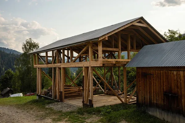 Telhado Vigas Madeira Parte Construção Casa Tradicional Europeia — Fotografia de Stock