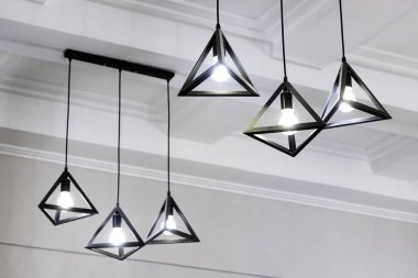Modern ve Minimalist Asılı Kolyeler, Avize.