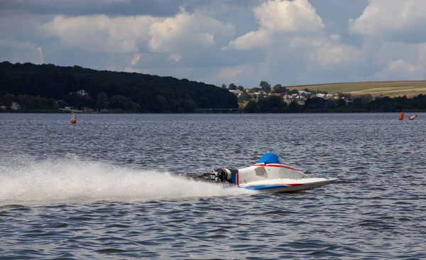 Sport Motorbootrace Snelheid Watersport Competitie Het Water Een Zonnige Dag — Stockfoto