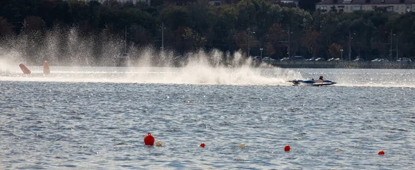 Sport Motorcsónak Versenyek Sebesség Vízi Sportok Verseny Vízen Egy Napsütéses — Stock Fotó