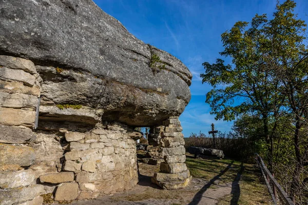 Cave Templo Tempo Pré Cristão Pagan Século Aldeia Monastyrok Borshchivsky — Fotografia de Stock