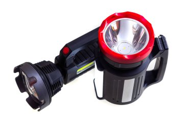 Beyaz bir arkaplanda el feneri izole edilmiş..