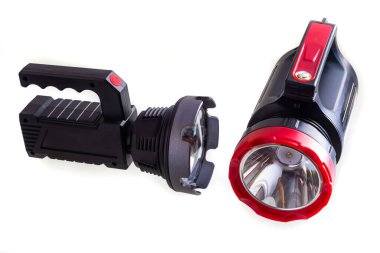 Beyaz bir arkaplanda el feneri izole edilmiş..