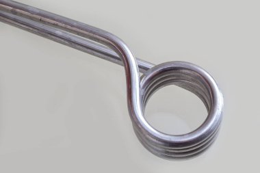 Hafif bir arka plan üzerinde bir gölge ile daldırma ısıtıcı.