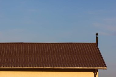 Çatı metal levhaları. Modern çatı malzemesi türleri.