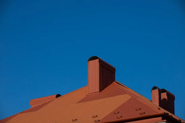 Çatı Metal Levhaları Modern Çatı Malzemesi Türleri — Stok fotoğraf