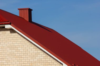 Çatı metal levhaları. Modern çatı malzemesi türleri.