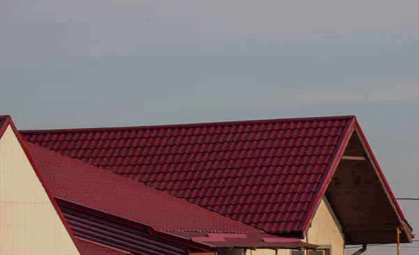 Blachy Dachowe Nowoczesne Rodzaje Pokryć Dachowych — Zdjęcie stockowe
