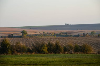 Günbatımında fotokopi alanı ile sonbahar manzarası .