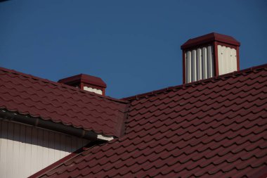 Çatı metal levhaları. Modern çatı malzemesi türleri.