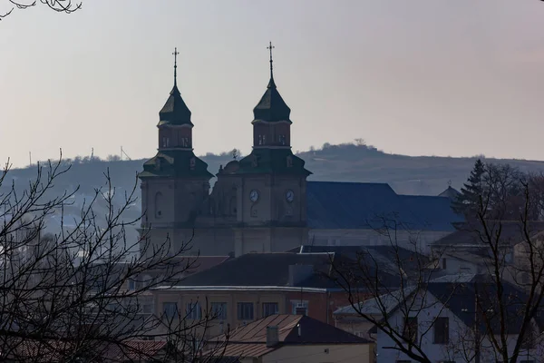 Zbarazh, Ukrayna 'daki Bernardine Manastırı' nın Aziz Anthony Kilisesi. .