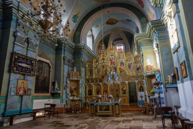 Kutsal Varsayım Kilisesi, 1755, Zbarazh şehrindeki eski Trynitarskyy kilise manastırı, Ternopil oblast veya vilayeti, batı Ukrayna 'nın tarihi bölgesinde yer almaktadır..