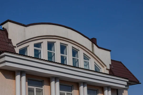 Roof House Made Red Metal Tiles Beautiful Large Chimney — Stockfoto