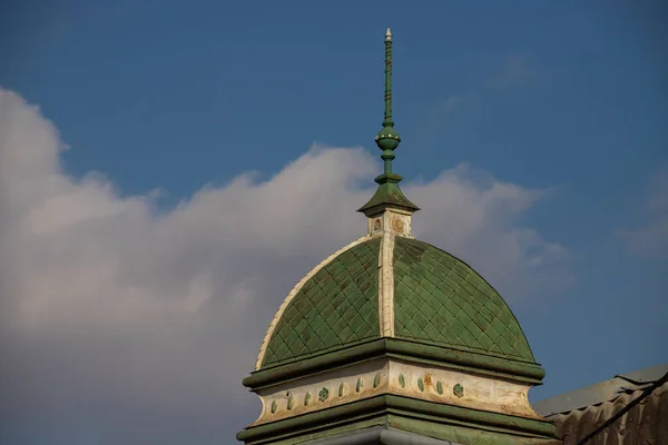 Roof House Made Red Metal Tiles Beautiful Large Chimney — Stockfoto