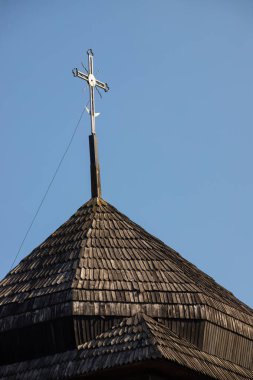 Ukrayna 'nın Chortkiv şehrindeki 18. yüzyılın ahşap kilisesi..