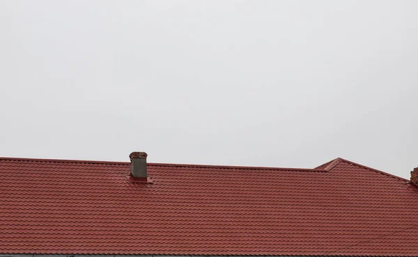 Roof House Made Red Metal Tiles Beautiful Large Chimney — Stockfoto