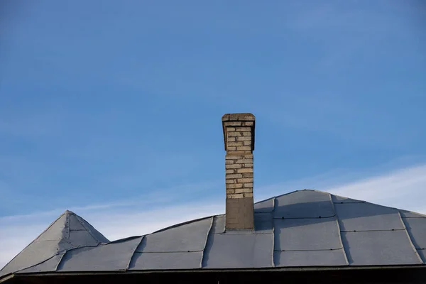 Tavan Pencereleri Yağmur Oluğu Sistemi Çatı Pencereleri Çatısı Kar Tahtasından — Stok fotoğraf