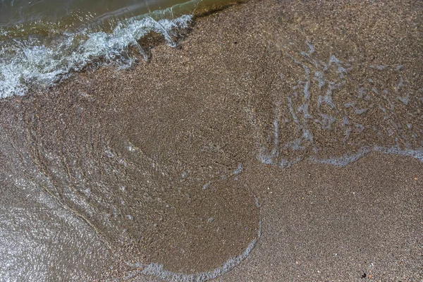 Detailní Záběr Mořské Pěny Písečné Pláži Letním Sluncem — Stock fotografie