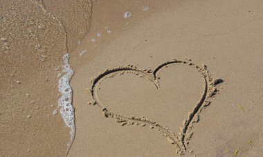 Kumun kalbi Seni kum tanesi gibi seviyorum.