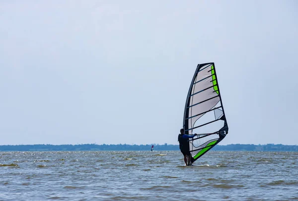 Windsurfen Unterhaltung Auf See Extremsport Lifestyle Den Sommerferien — Stockfoto
