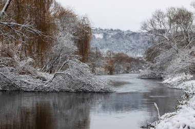 Winter Park nehir manzarası. Kış Parkı Nehri.