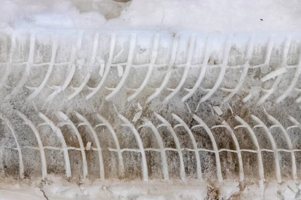 Téli Ösvény Egy Autó Kerék Hóban Közelkép — Stock Fotó
