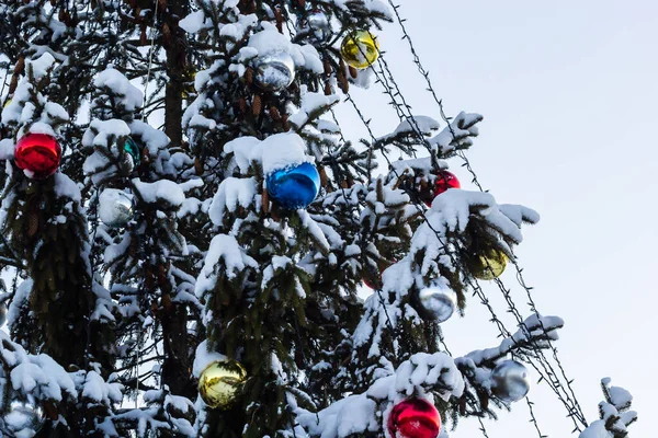 Ein Fragment Eines Künstlichen Weihnachtsbaums Auf Dem Platz Installiert Mit — Stockfoto