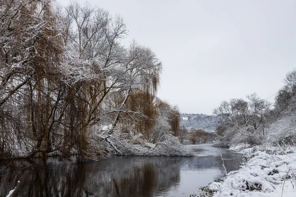 Winter Park nehir manzarası. Kış Parkı Nehri.